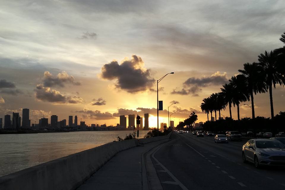 Atardecer en la playa de South Beach, en Miami Beach (Florida)